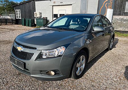 Chevrolet Cruze 1.8 LT AT Benziner Leather