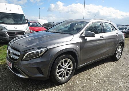 Mercedes-Benz GLA 200 GLA 200CDI / d Urban* Automatik*COMAND*Kamera*BT
