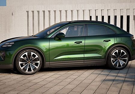 Porsche Macan 4 -