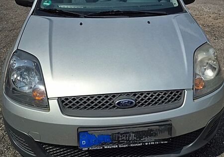 Ford Fiesta 1.3 51 kW Trend Trend