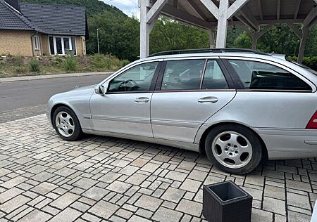 Mercedes-Benz 320