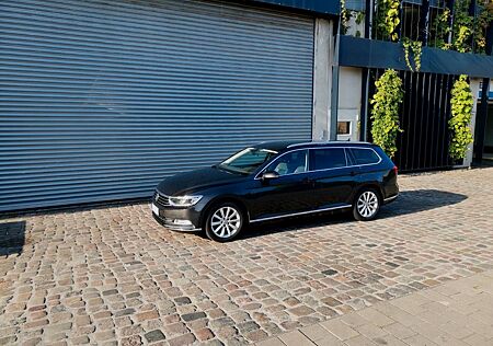 VW Passat Volkswagen 2.0 TDI Highline LED NAVI LEDER ACC PDC