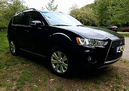 Mitsubishi Outlander 2.0 MIVEC Inform 2WD Inform