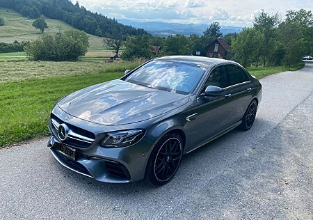 Mercedes-Benz E 63 AMG Mercedes-AMG E 63 S 4MATIC+ Autom. ...