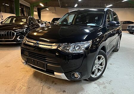 Mitsubishi Outlander Style+ Invite 4WD AUT. 7SITZE