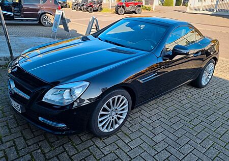 Mercedes-Benz SLK 200 BlueEFFICIENCY -