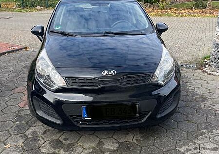 Kia Rio gebraucht kaufen Kia Rio 1.2 Attract Attract