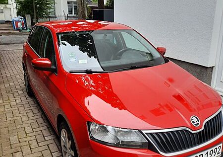 Skoda Rapid 1.0 TSI Ambition Spaceback Ambition