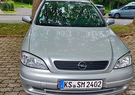 Opel Astra 1.8 16V Sport Sport