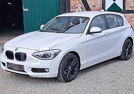 BMW 118i Sport Line Sport Line