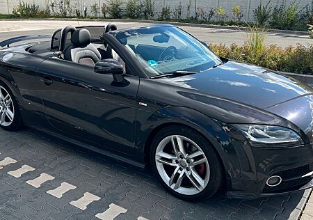 Audi TT Roadster 2.0 TFSI S tronic quattro 3xS-LINE