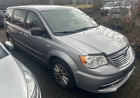 Lancia Voyager 2.8 CRD 1. Hand 7 Sitzer Alu Klimaaut.