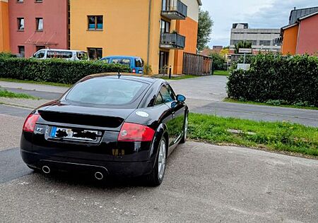 Audi TT Coupe 1.8T Quattro 165 kW TÜV/Insp. NEU