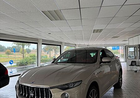 Maserati Levante Benzin 3.0 V6 316kW S 4x4 Auto