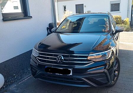 VW Tiguan Allspace Volkswagen 2.0 TDI Move 4Motion (Euro 6d)