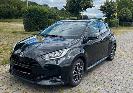 Toyota Yaris 1.5-l-VVT-i Hybrid CVT Team Deutschlan...