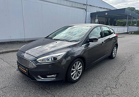 Ford Focus Lim. Titanium 134KW 1Hand Navi Shz Top!!!