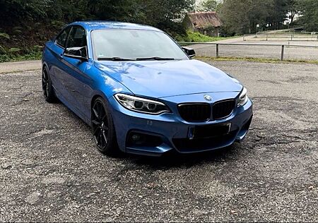 BMW 218d Coupé M Sport M Sport 8fach bereift