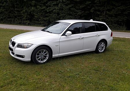 BMW 320d LCI Touring E91, Navi, Leder, AHK...