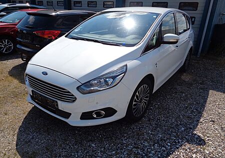 Ford S-Max Titanium