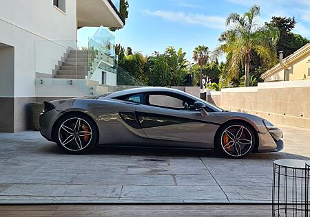 McLaren 570S