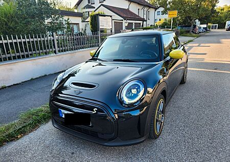 Mini Cooper SE Electric Trim