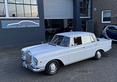 Mercedes-Benz S 230 W111 * Bildschön * Geringe Laufleistung *