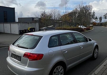 Audi A3 1.6 FSI 6-Gang Schaltgetriebe, neuer TÜV