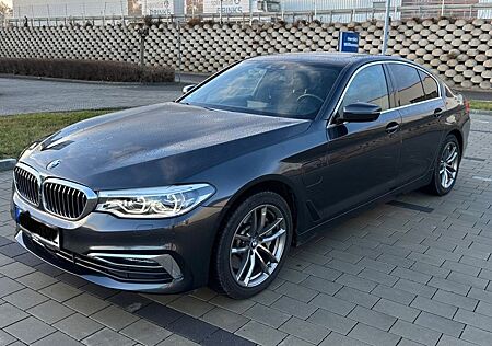 BMW 530e B&W Vollleder Alcantara Dach, Head-Up