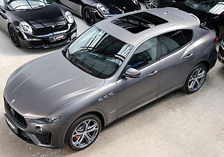 Maserati Levante GranSport Q4 Vulcano 1 of 150 Skyhook