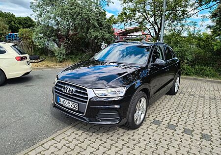 Audi Q3 2.0 TDI S tronic quattro -