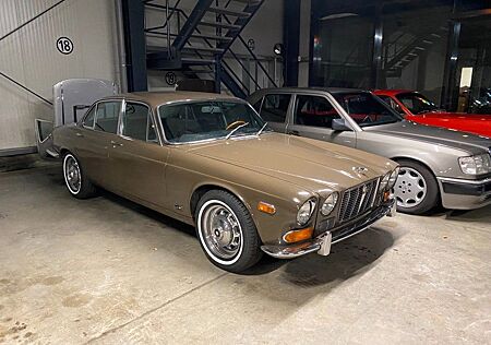 Jaguar XJ6