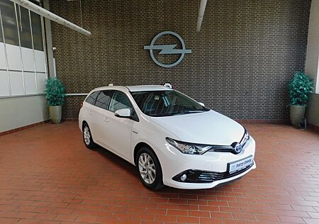 Toyota Auris Touring Sports Hybrid Team D