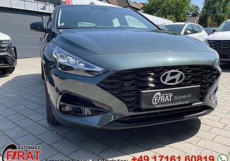 Hyundai i30 1,5 T-GDi FastBack PDC/R-Kamera/Navi/Digital