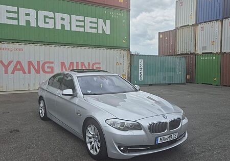 BMW 530i Vollauslastung Softclose Headup UVM.