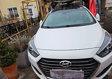Hyundai i40 1.7 CRDi 104kW blue Premium DCT Premium