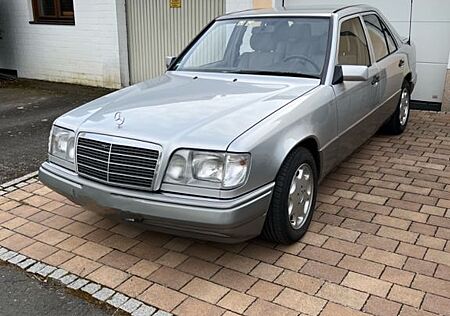 Mercedes-Benz E 280 W124 E280 AHK Standheizung