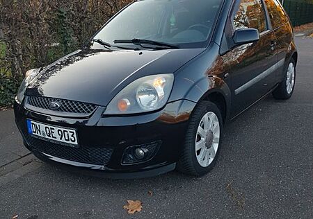 Ford Fiesta 1,3 51kW 007 Edition 007