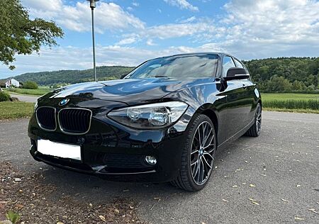 BMW 114i - 8 fach Scheckheft