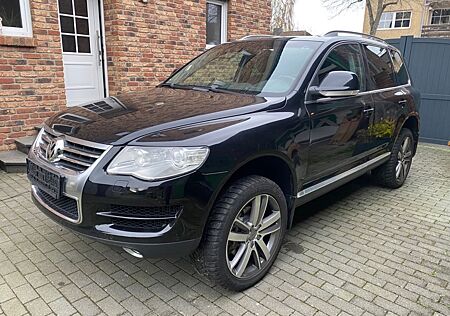 VW Touareg Volkswagen 3.0 V6 TDI Tiptronic