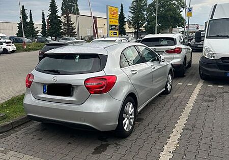 Mercedes-Benz A 180 CDI BlueEFFICIENCY DCT -