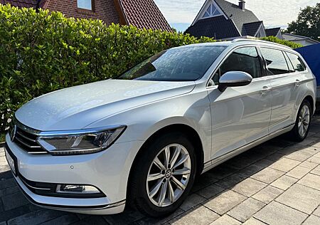 VW Passat Variant Volkswagen 2.0 TDI SCR DSG Highline Vari...