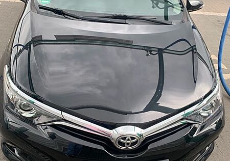 Toyota Auris Design Edition