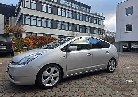 Toyota Prius 1.5-l-VVT-i Hybrid *Top Ausstattung*