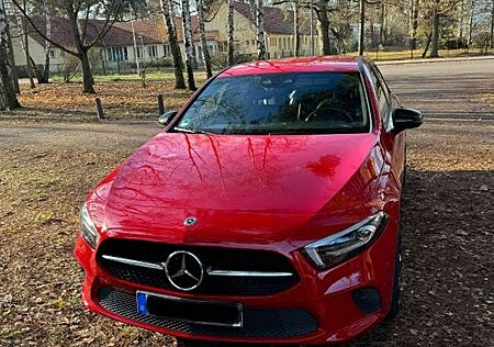 Mercedes-Benz A 220 4MATIC DCT -