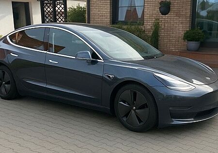 Tesla Model 3 Long-Range Dual Motor AWD (Launch Ve...