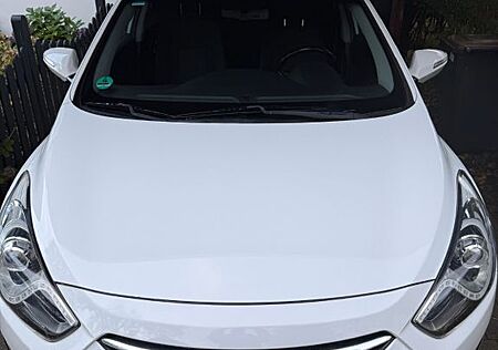 Hyundai i40 cw 1.7 CRDi Style blue 85kW Style