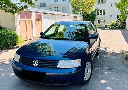 VW Passat Volkswagen 1.8 Basis