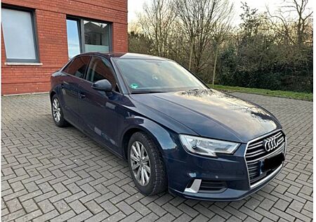 Audi A3 Limousine 35 TDI Sport Top Ausstattung