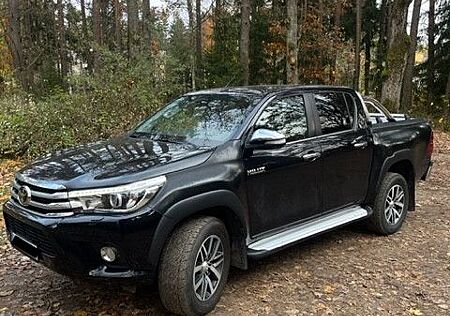 Toyota Hilux Double Cab 2.4 D-4D LEGEND 4WD